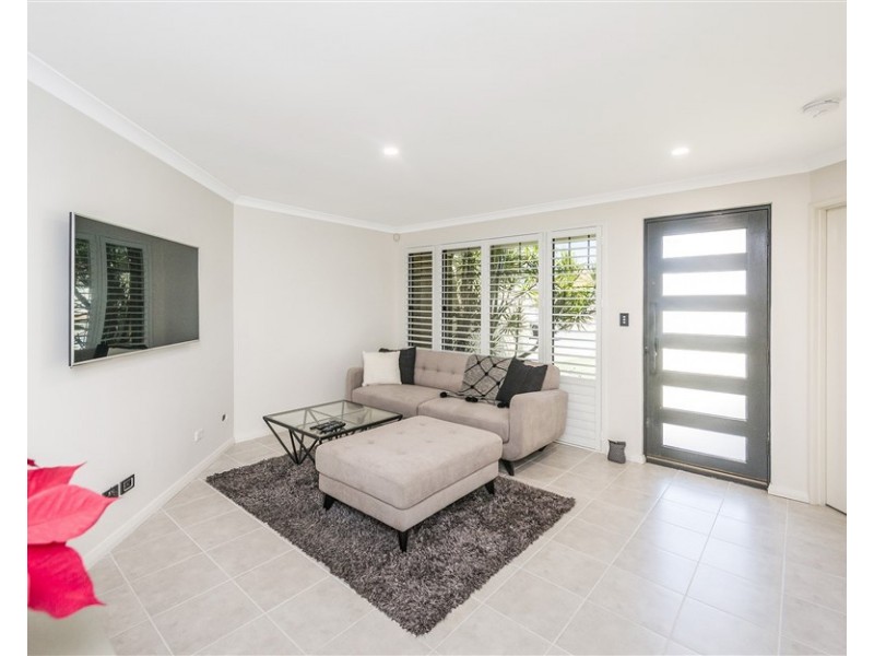 18 Strawberry Way, Forrestfield WA 6058