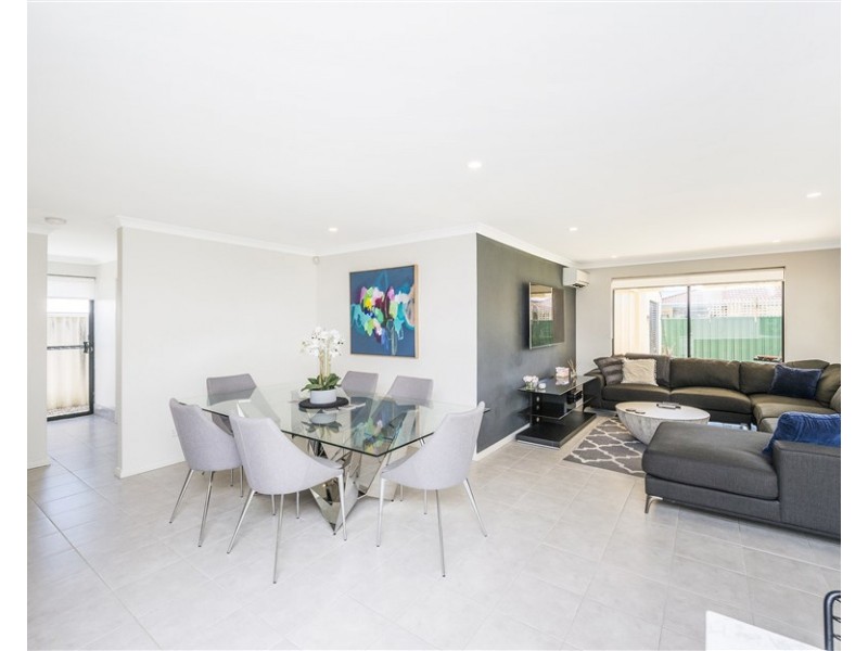 18 Strawberry Way, Forrestfield WA 6058