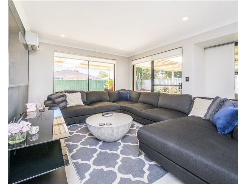 18 Strawberry Way, Forrestfield WA 6058