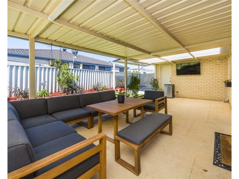 18 Strawberry Way, Forrestfield WA 6058