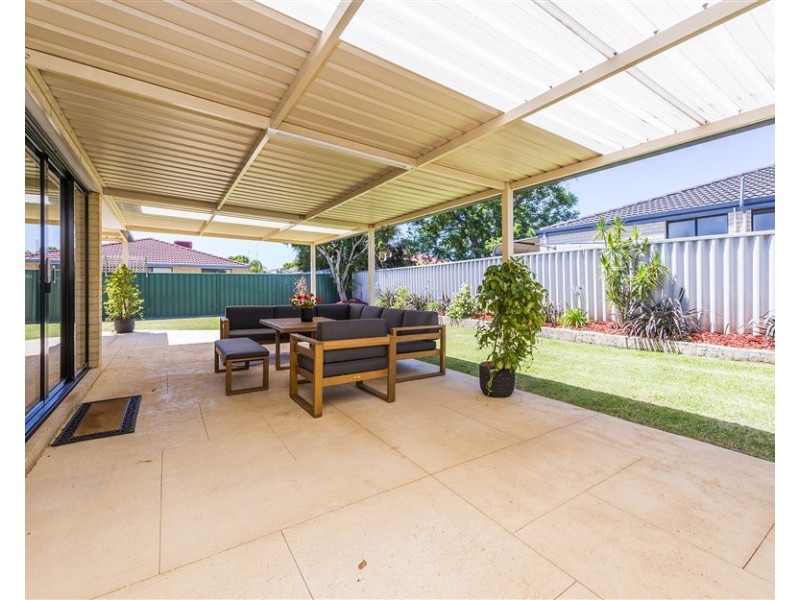 18 Strawberry Way, Forrestfield WA 6058