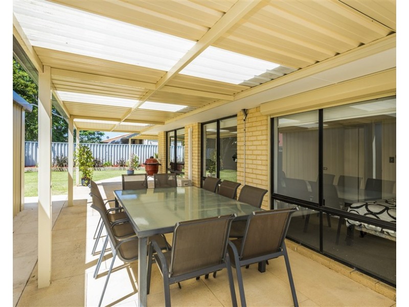 18 Strawberry Way, Forrestfield WA 6058