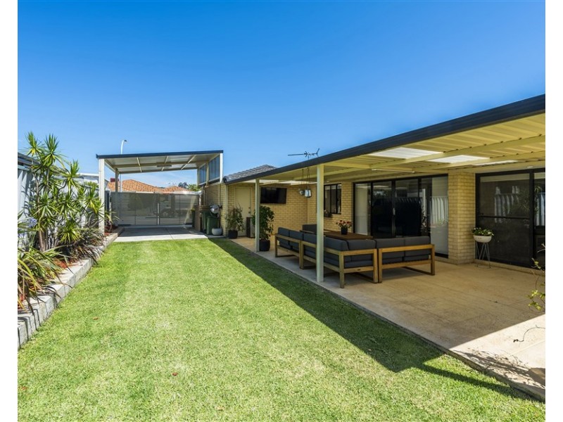 18 Strawberry Way, Forrestfield WA 6058
