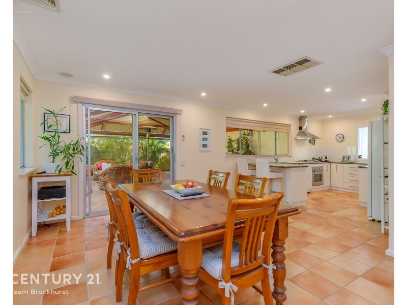 115 Regency Drive, Thornlie WA 6108