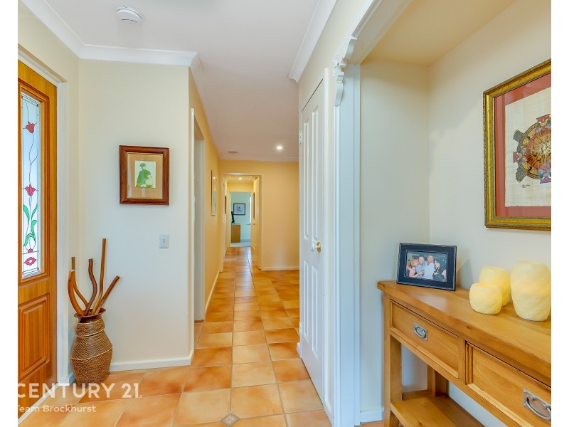 115 Regency Drive, Thornlie WA 6108