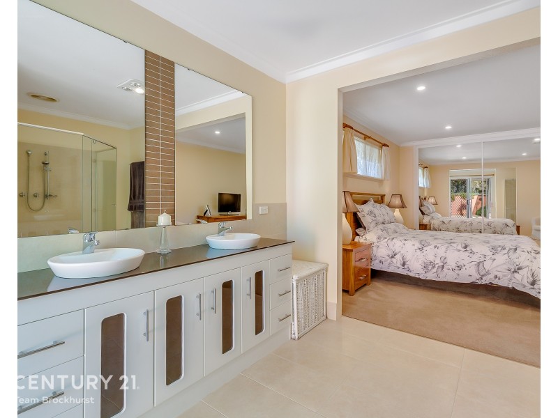 115 Regency Drive, Thornlie WA 6108