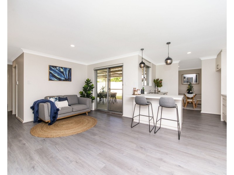 42 Mallee Way, Forrestfield WA 6058