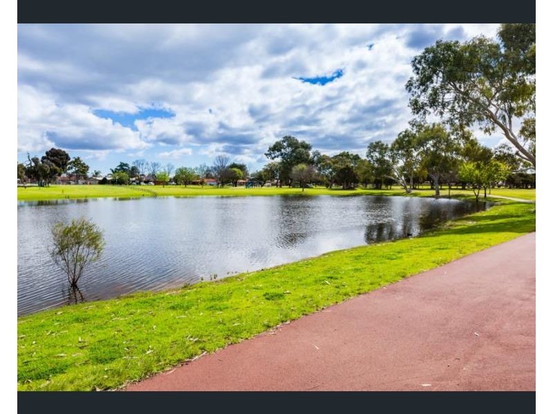 20 Stonecreek Close, Thornlie WA 6108