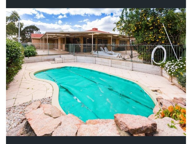 20 Stonecreek Close, Thornlie WA 6108