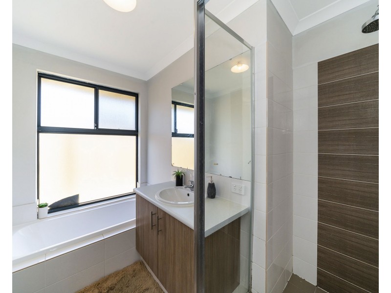 72 Bantry Drive, Maddington WA 6109