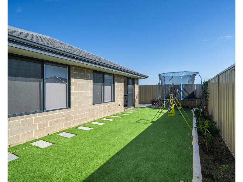 72 Bantry Drive, Maddington WA 6109