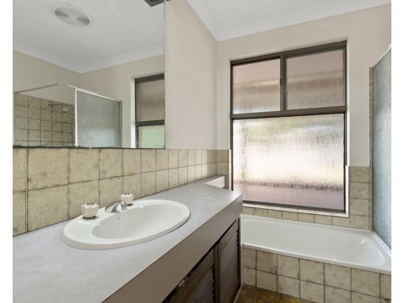 48 Regina Road, Kelmscott WA 6111