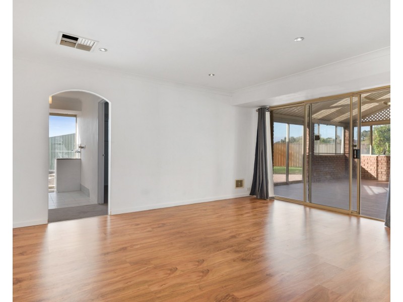 16 Greenhood Court, Gosnells WA 6110