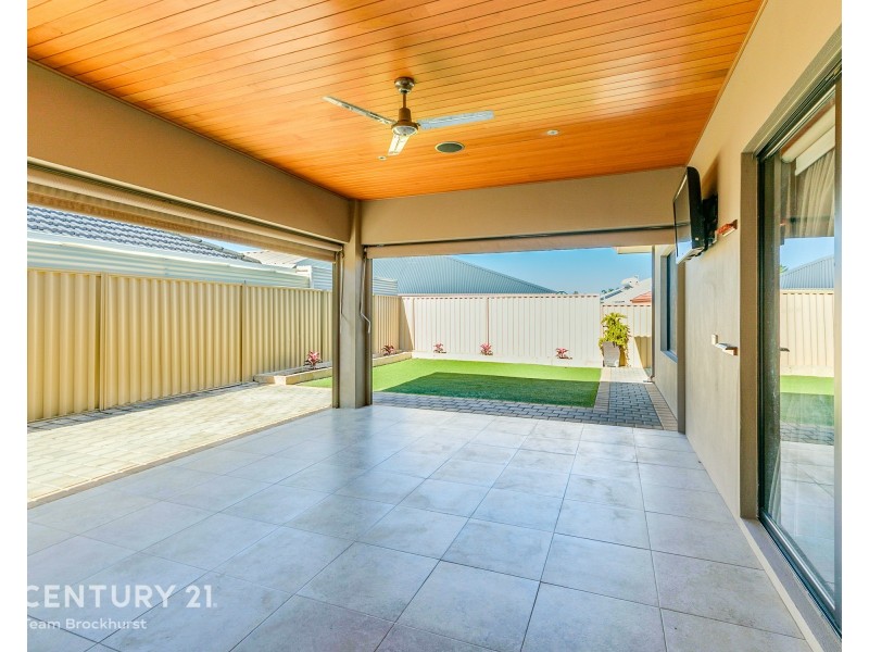 20 Januk Turn, South Guildford WA 6055