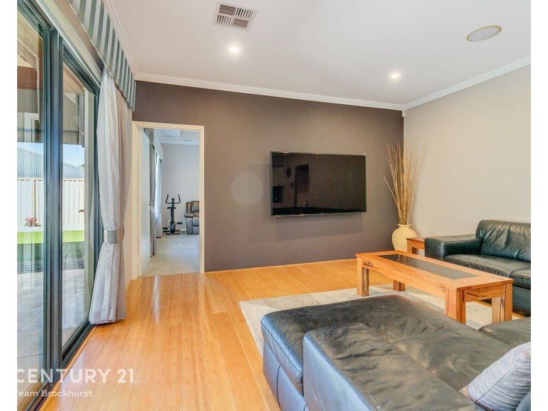 20 Januk Turn, South Guildford WA 6055