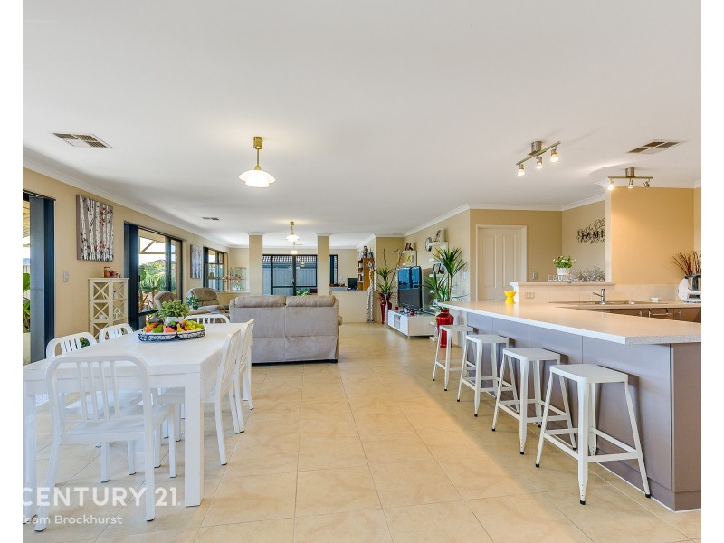 11 Grenoble Street, Piara Waters WA 6112