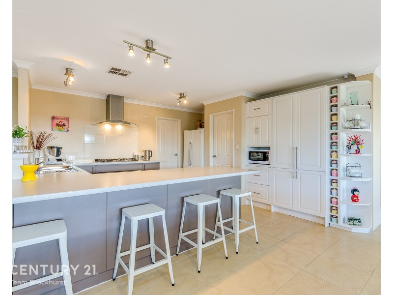 11 Grenoble Street, Piara Waters WA 6112