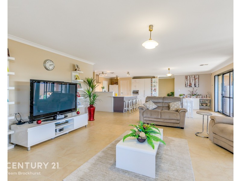 11 Grenoble Street, Piara Waters WA 6112