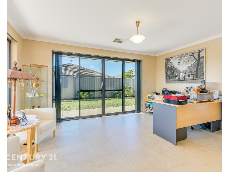 11 Grenoble Street, Piara Waters WA 6112