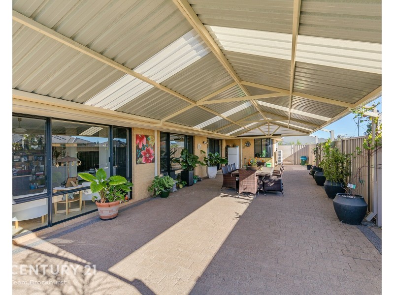 11 Grenoble Street, Piara Waters WA 6112