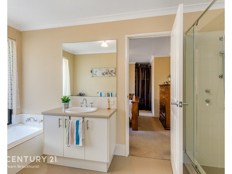 11 Grenoble Street, Piara Waters WA 6112