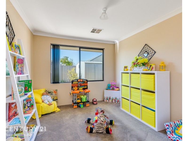 11 Grenoble Street, Piara Waters WA 6112