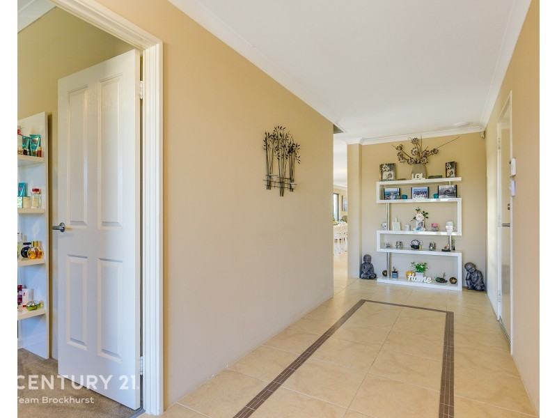11 Grenoble Street, Piara Waters WA 6112