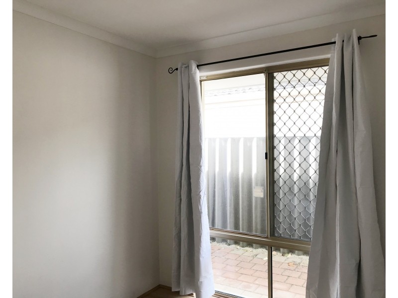 16 Kinghorn Place, Redcliffe WA 6104