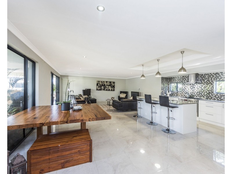 36 Redtingle Road, Camillo WA 6111