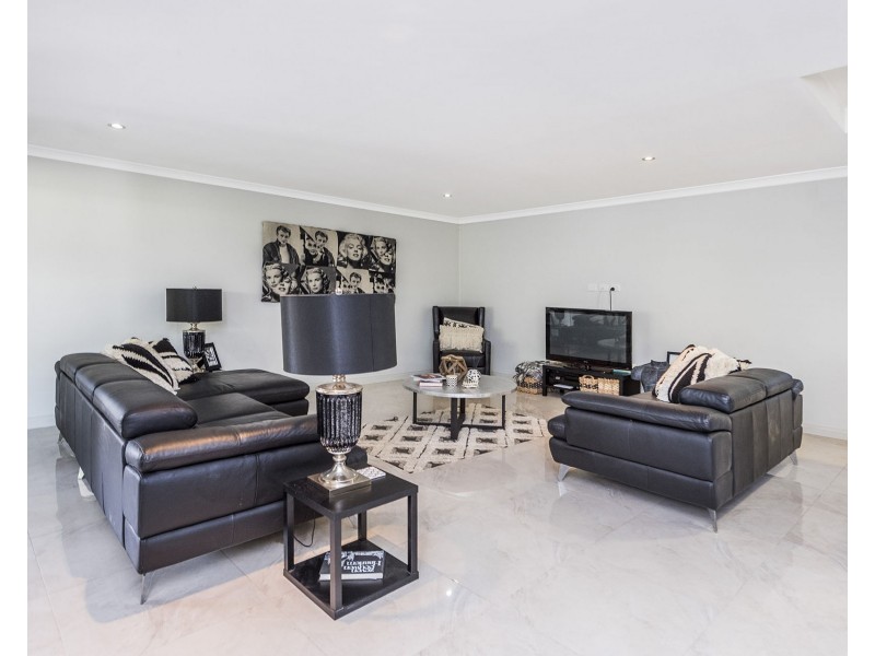 36 Redtingle Road, Camillo WA 6111