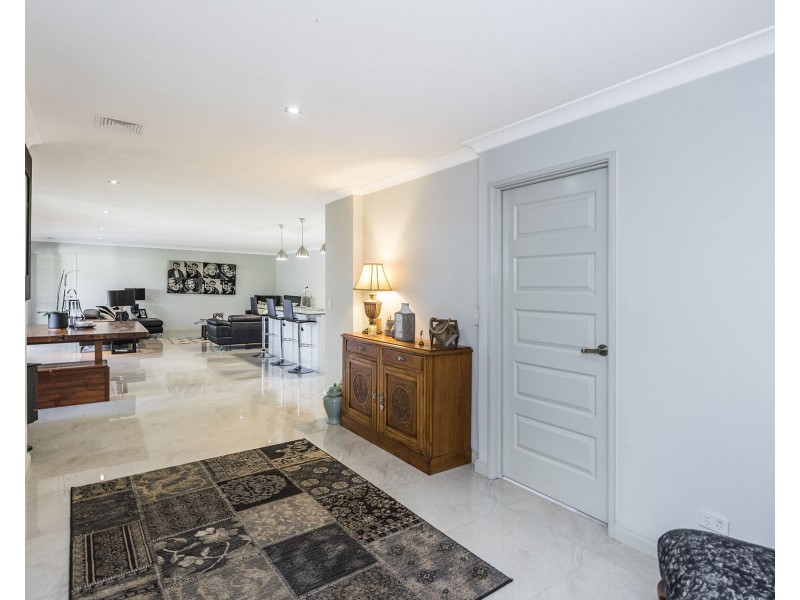 36 Redtingle Road, Camillo WA 6111