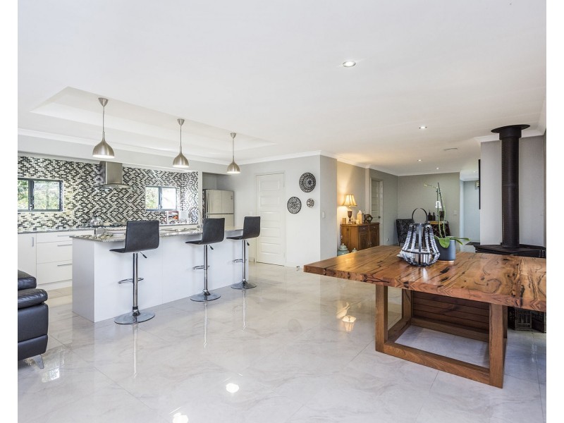 36 Redtingle Road, Camillo WA 6111