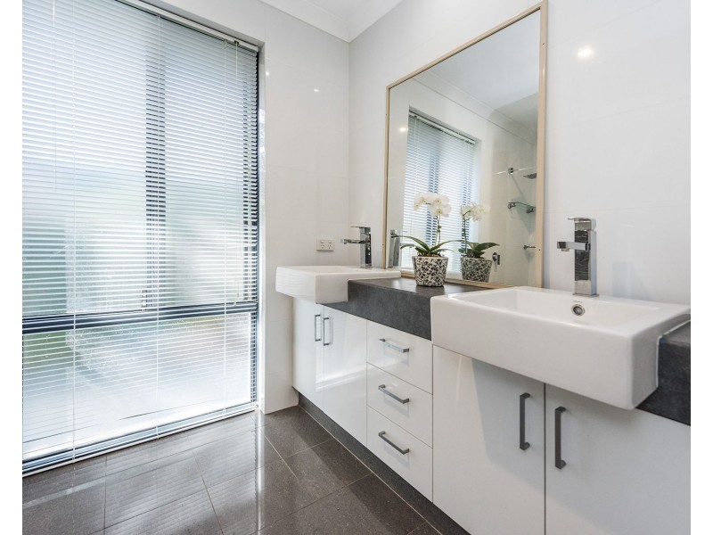 36 Redtingle Road, Camillo WA 6111