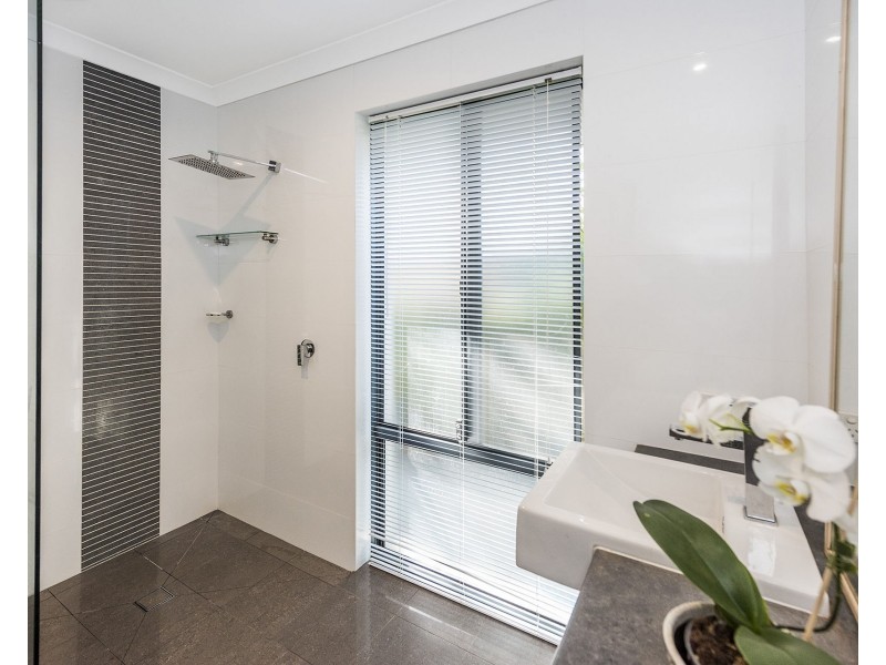 36 Redtingle Road, Camillo WA 6111