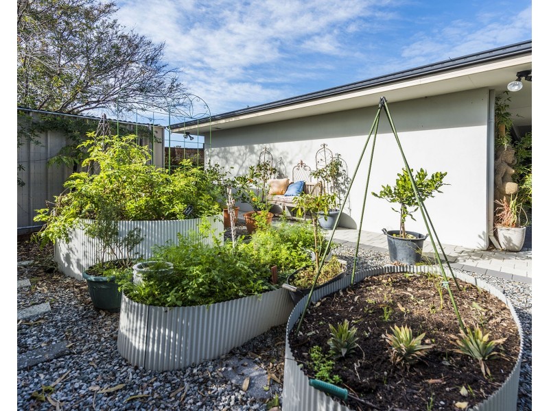 36 Redtingle Road, Camillo WA 6111