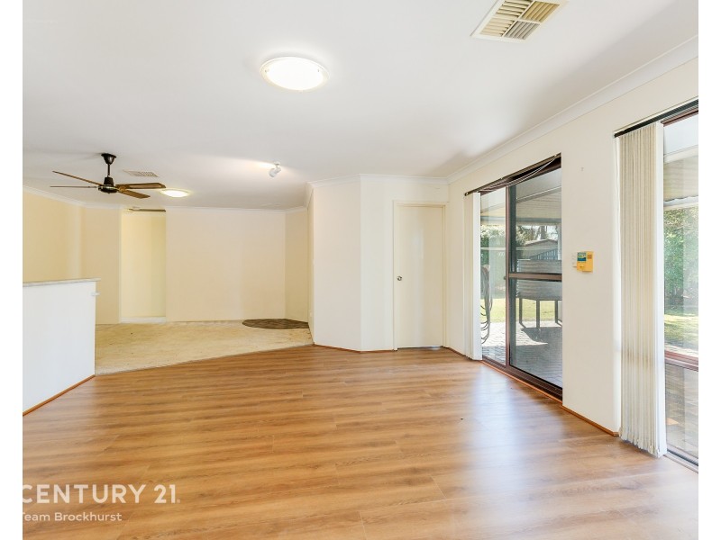 29 Lakesend Road, Thornlie WA 6108