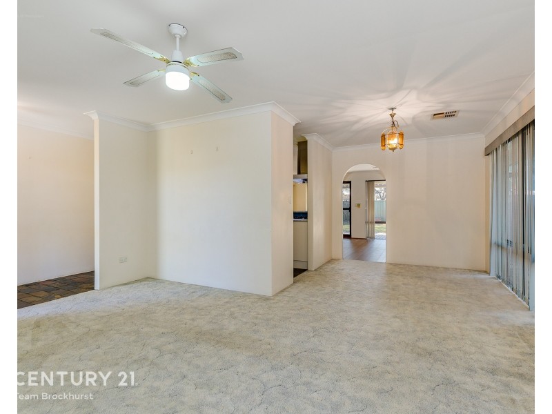 29 Lakesend Road, Thornlie WA 6108