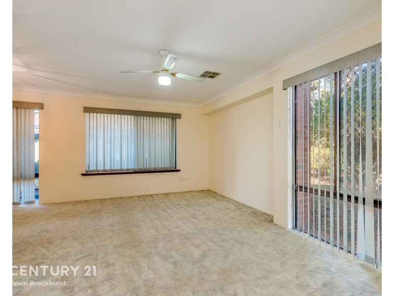 29 Lakesend Road, Thornlie WA 6108