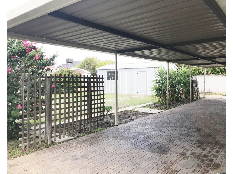 2 Ambassador Court, Thornlie WA 6108