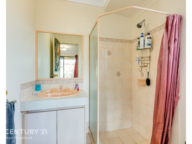 16 Gardenia Street, Thornlie WA 6108