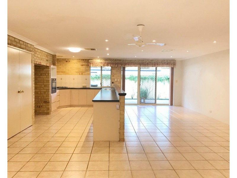 14 St Michaels Green, Canning Vale WA 6155