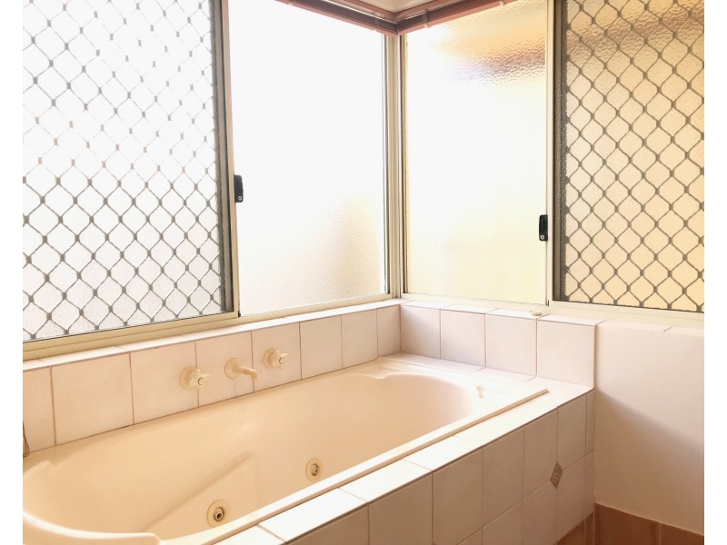 14 St Michaels Green, Canning Vale WA 6155