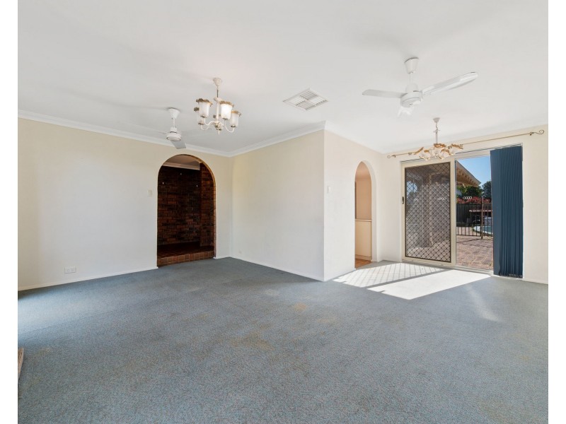 16 Orberry Place, Thornlie WA 6108