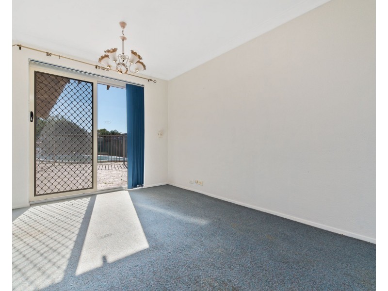16 Orberry Place, Thornlie WA 6108