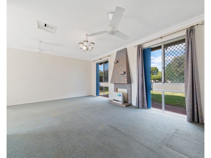 16 Orberry Place, Thornlie WA 6108
