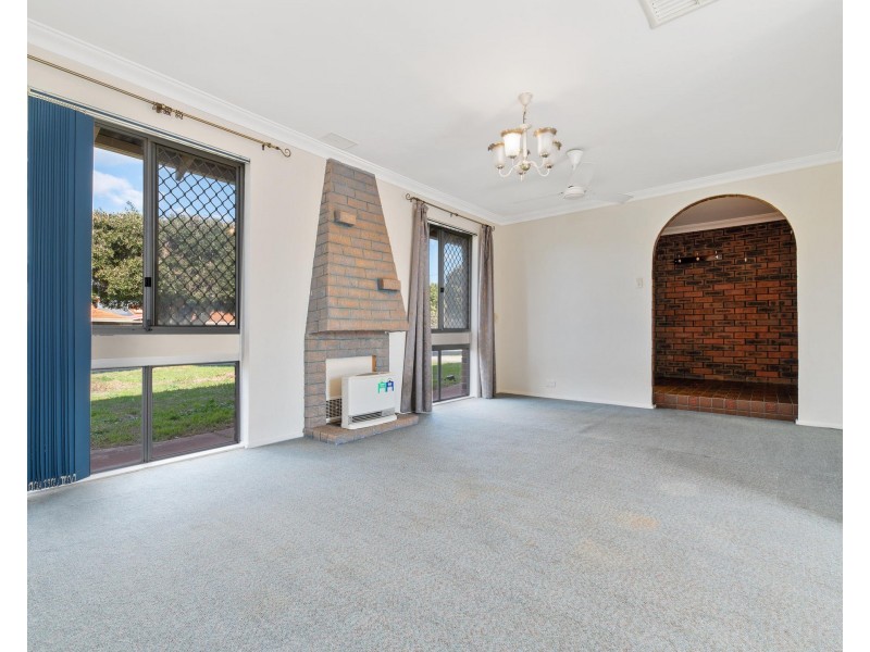 16 Orberry Place, Thornlie WA 6108