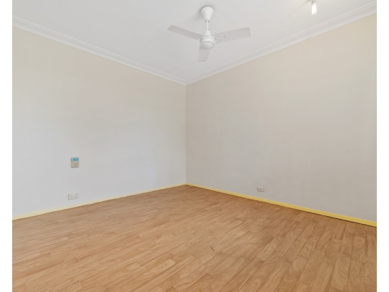 16 Orberry Place, Thornlie WA 6108