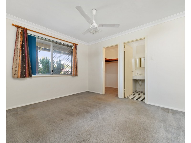 16 Orberry Place, Thornlie WA 6108