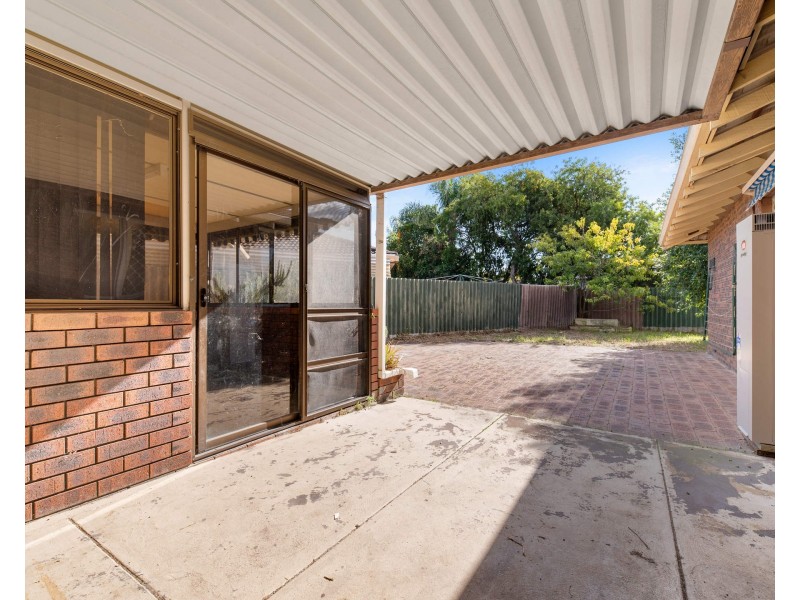 16 Orberry Place, Thornlie WA 6108