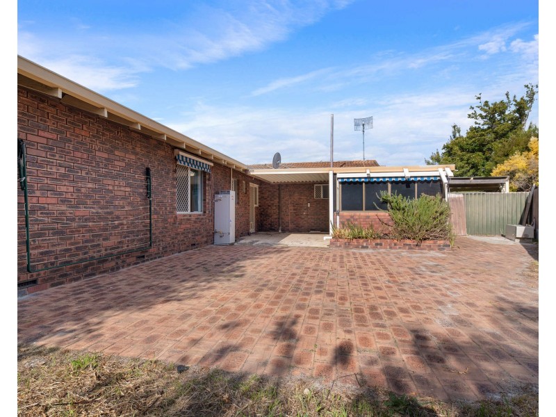 16 Orberry Place, Thornlie WA 6108